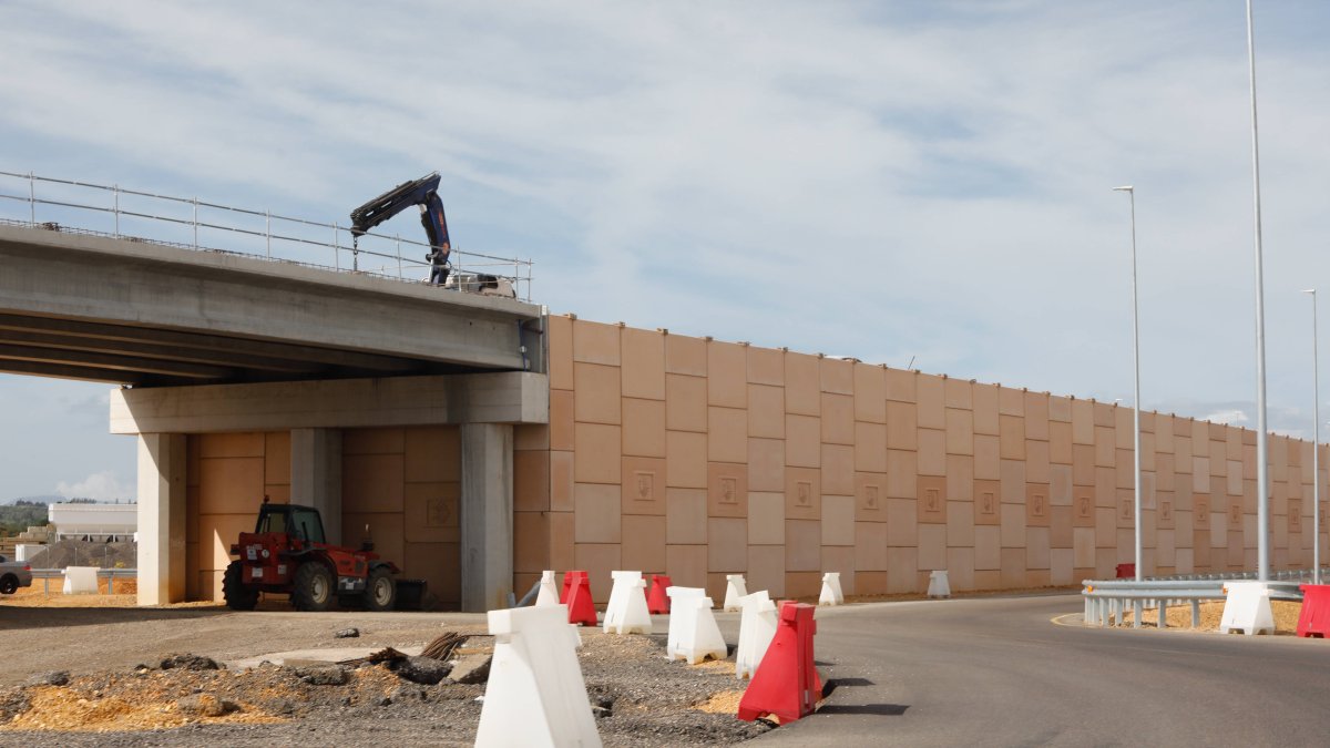 Acceso al pie de la rotonda