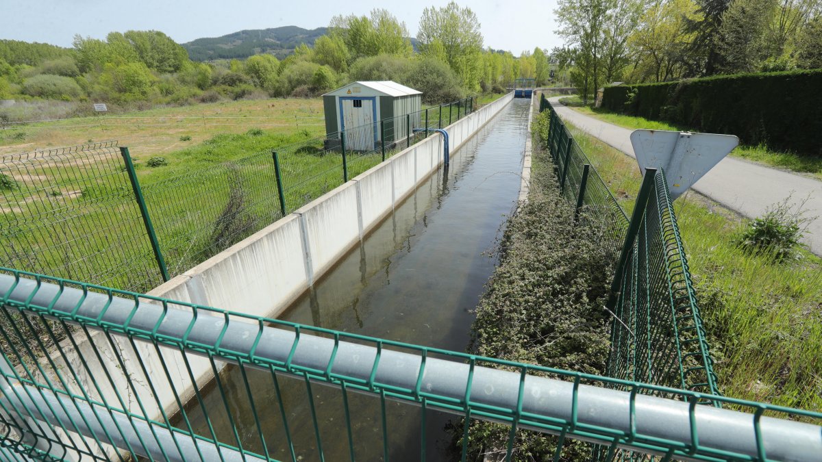 El Canal Alto del Bierzo a su paso por Cubillos