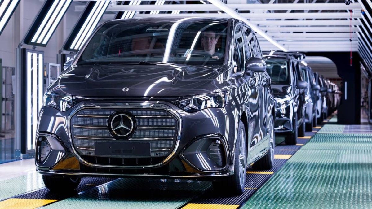 Mercedes-Benz fabricará en Vitoria la VLE, su gran monovolumen eléctrico de lujo.