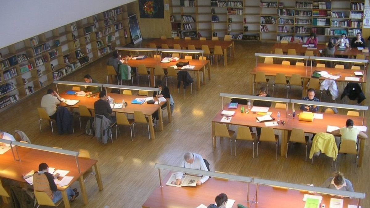 El Ayuntamiento de León vuelve a nutrir de libros a las Biliotecas Municipales
