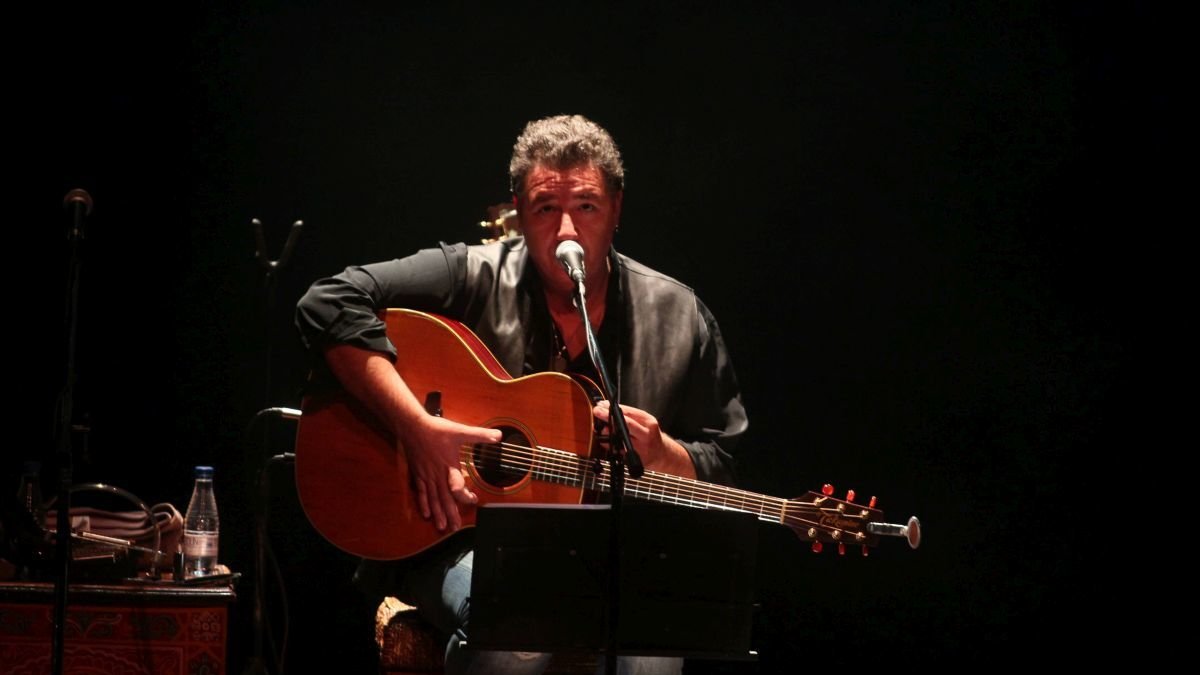 Carlos Goñi, líder de Revólver, actuando en el Auditorio.