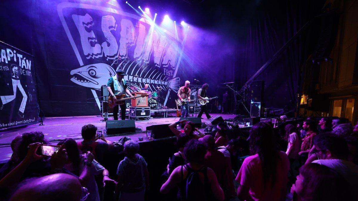 Primer día del Festival Espina Fest en Vega de Espinareda