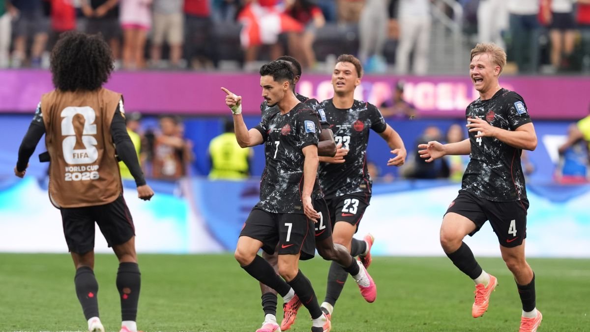 Eustaquio marcó el gol que mete en octavos a Canadá.