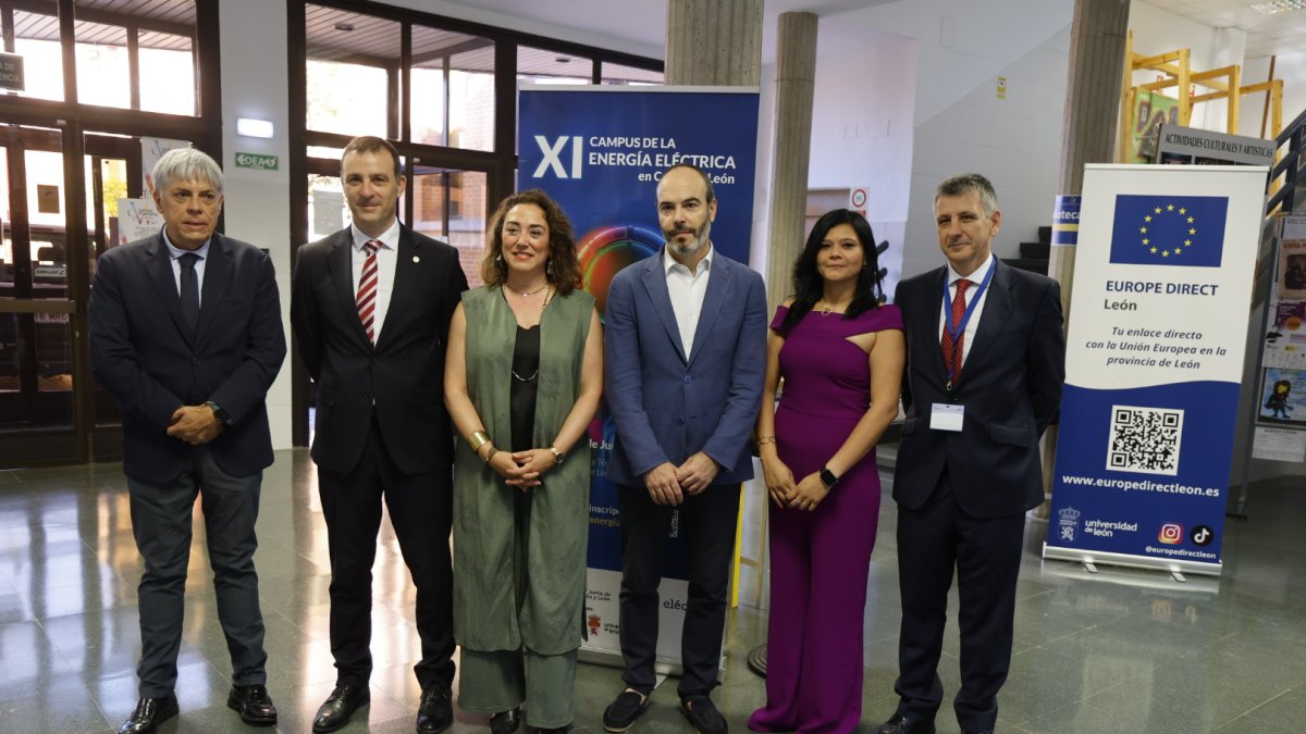 Eduardo Diego, Ramón Ángel Fernández, María González Corral, Alfonso Arroyo, Elia Judith Martínez y Carlos Llanos.