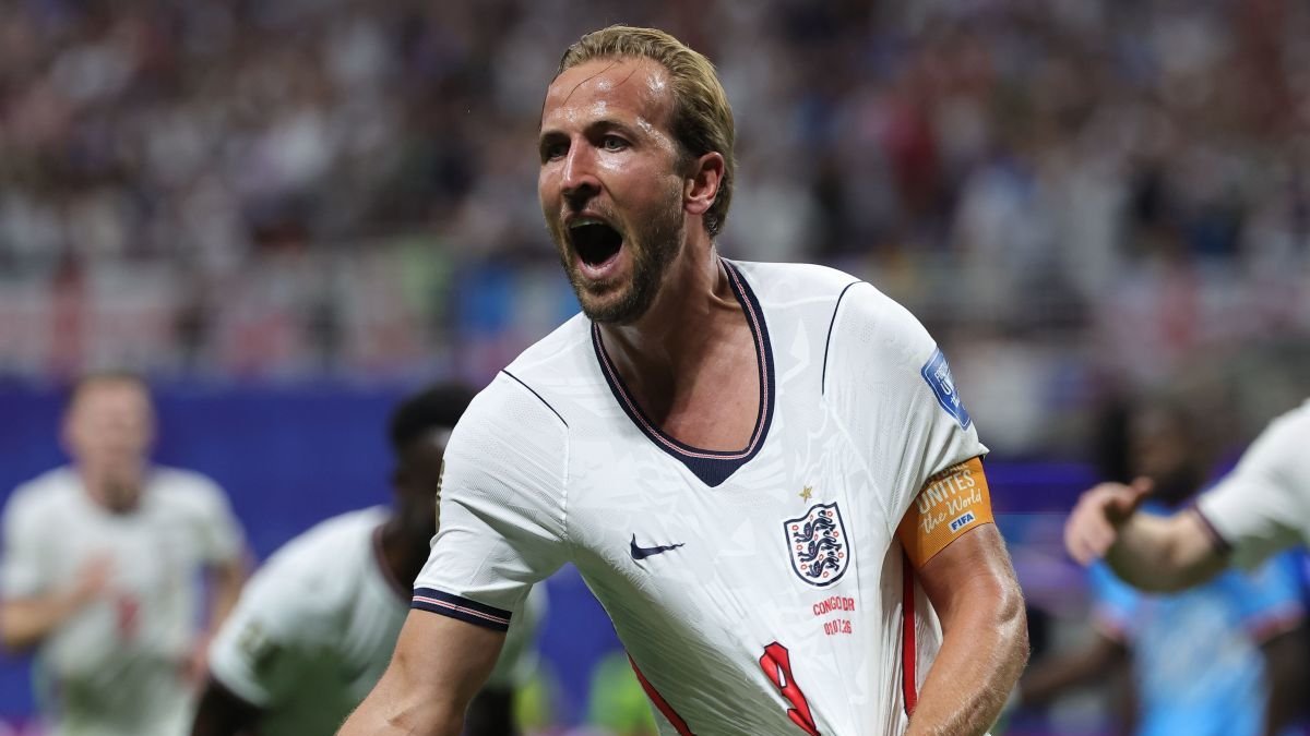 Kane celebra uno de sus dos goles a la RD del Congo.