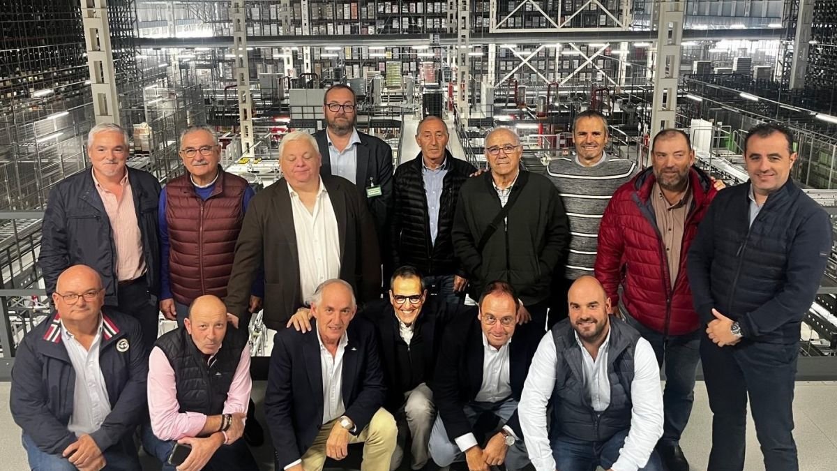 Consejo rector de Urcacyl, en el centro logítico de Villadangos.