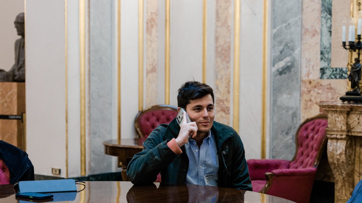 La jueza retira la orden de detención contra Vito Quiles tras acudir al juzgado y le cita como querellado el 20 de julio