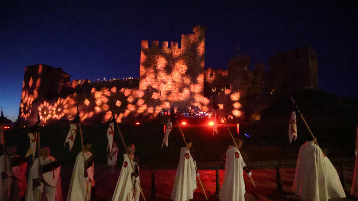 Los templarios se dirigen al Castillo de Ponferrada