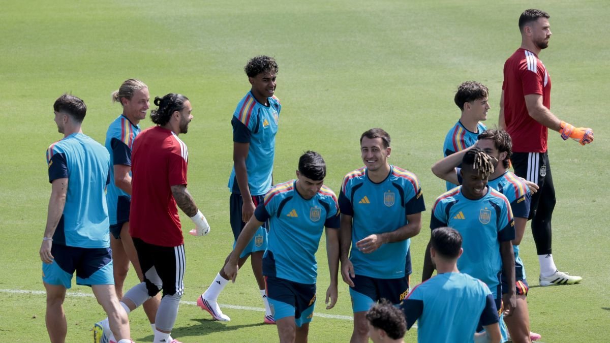Los jugadores durante el entrenamiento en el Estadio Cotton Bowl de Dallas.
