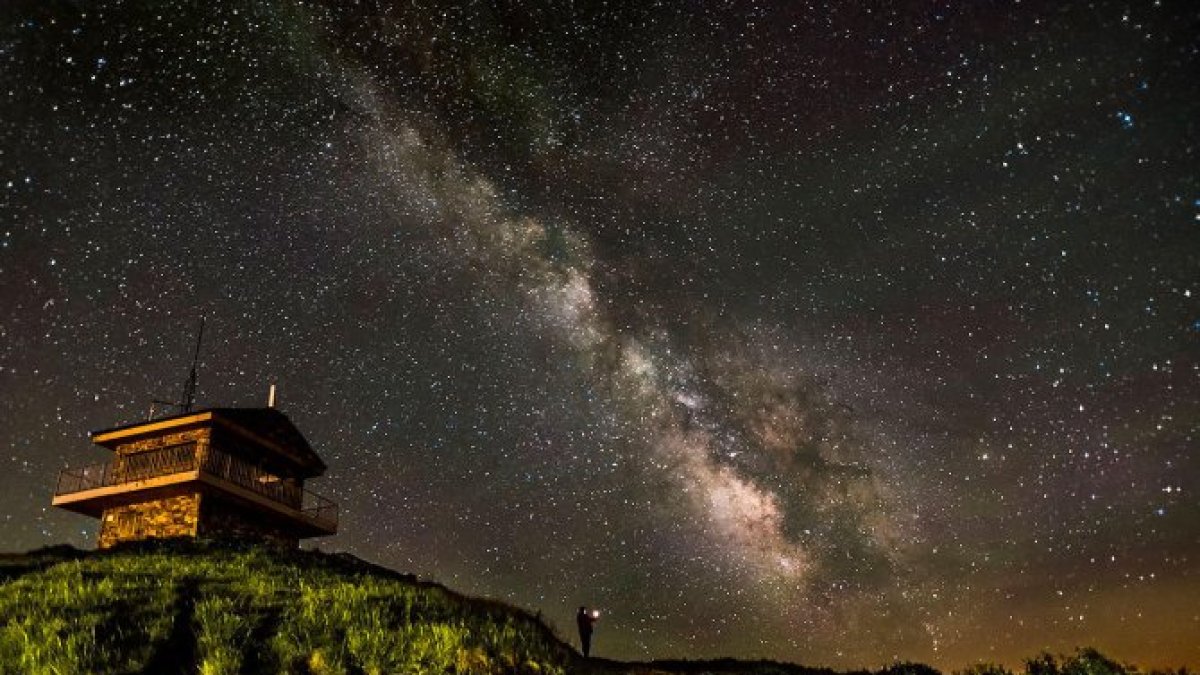 Fotografía nocturna del cielo de la Tebadia berciana