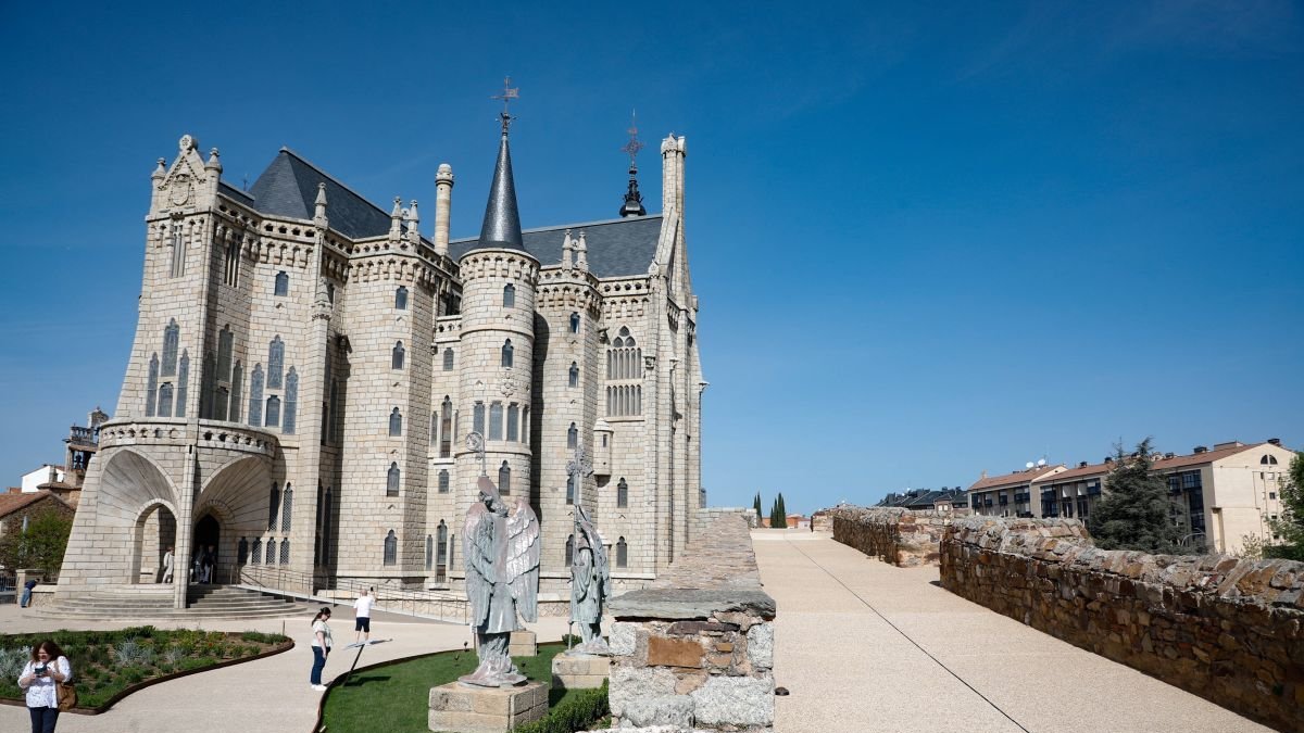 El Palacio se encuentra en pleno Año Gaudí.