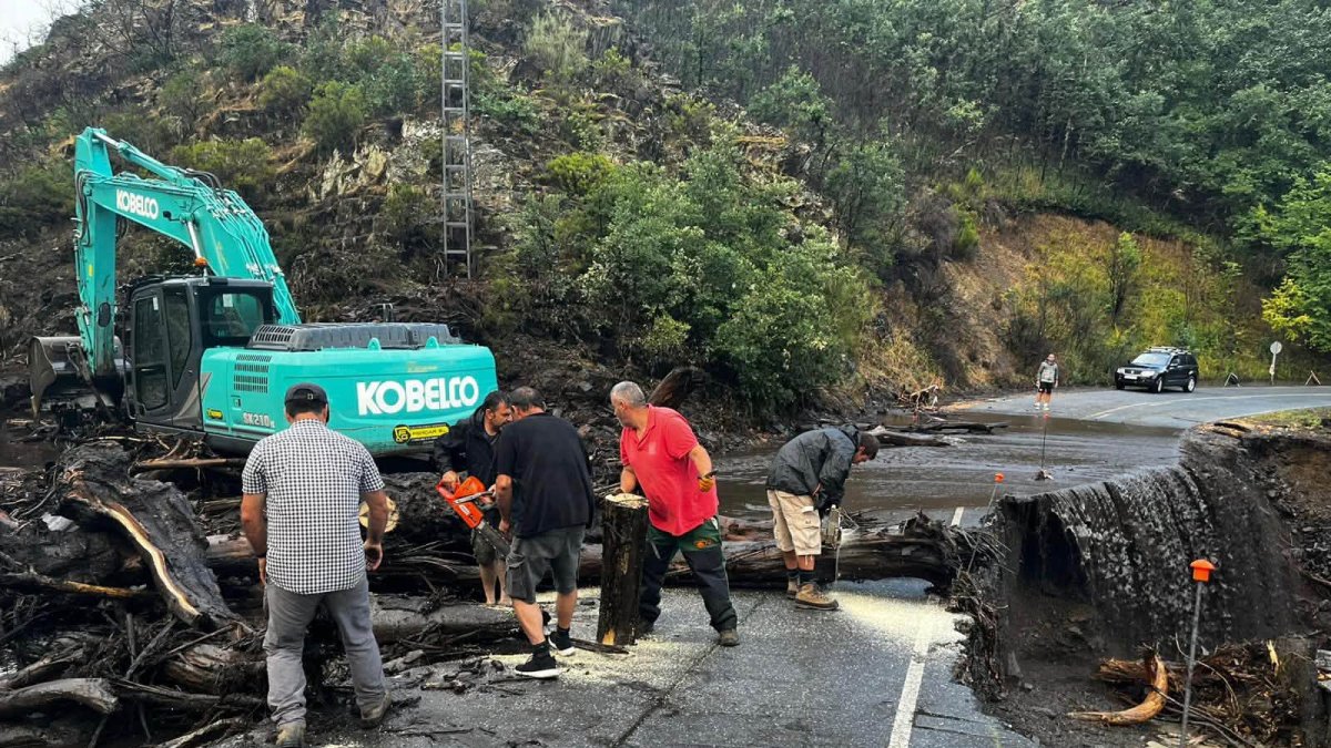 Peranzanes confía en reabrir la carretera a Fornela esta mañana tras otra riada