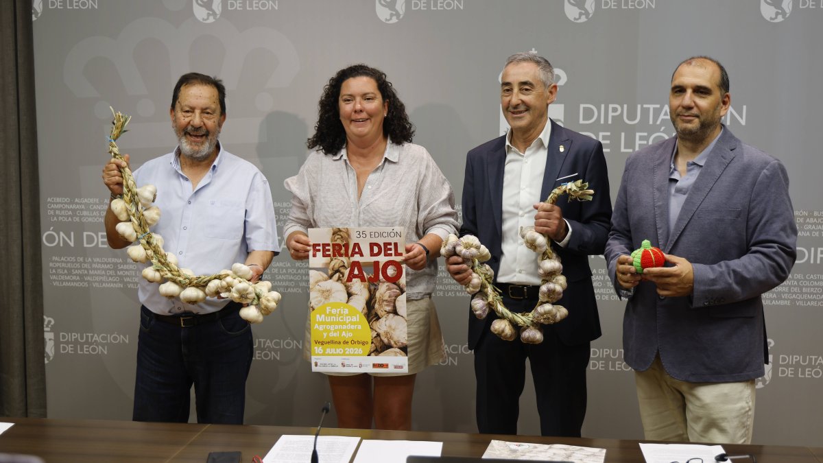 Autoridades de los municipios organizadores después de la rueda de prensa.