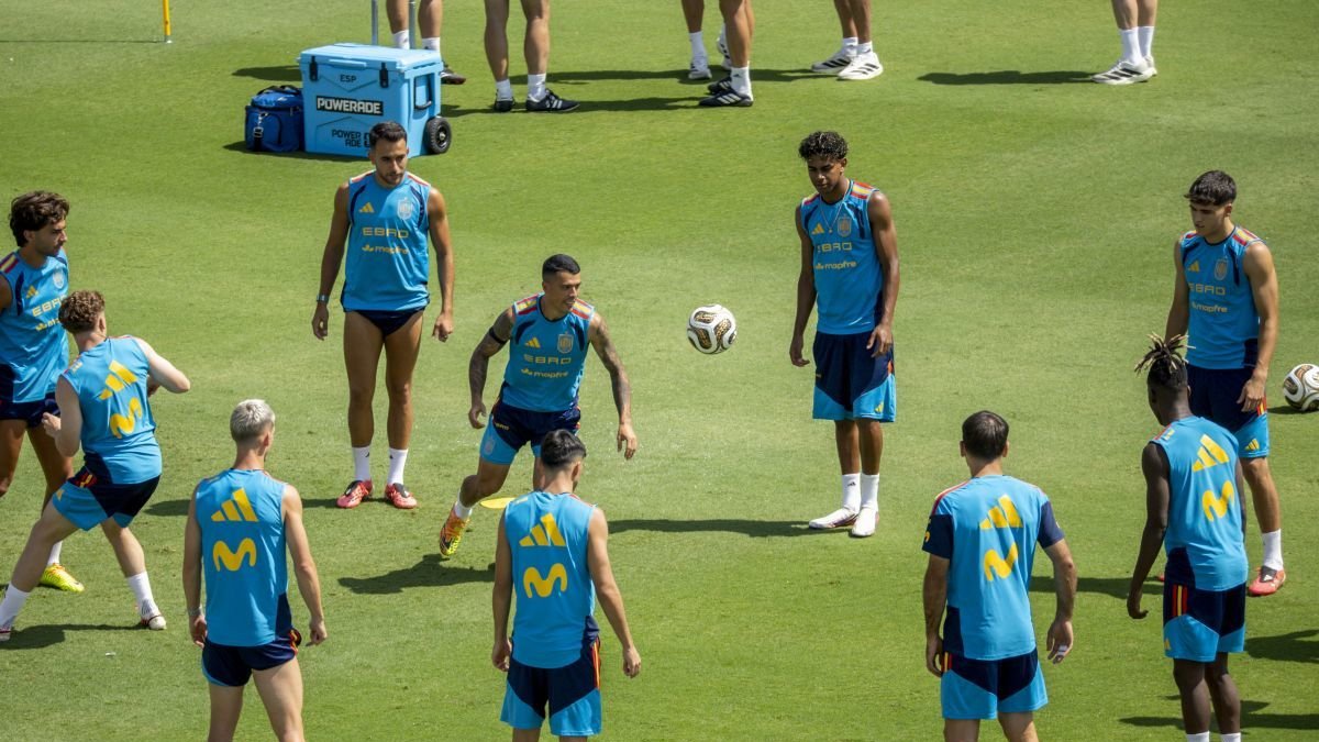 España se entrena en Dallas con todos disponibles