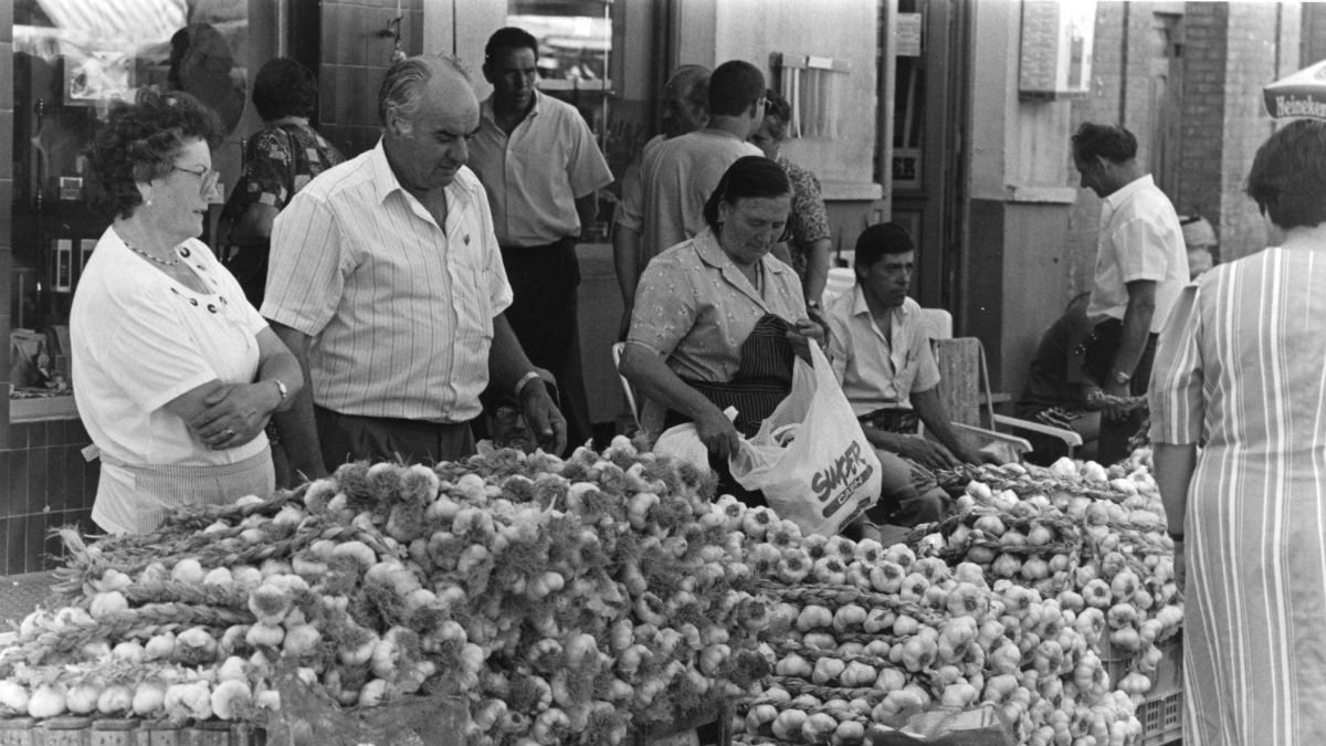 La Feria del Ajo de Veguellina de Órbigo, asentada durante décadas, es ya un referente en la localidad y fuera de ella.