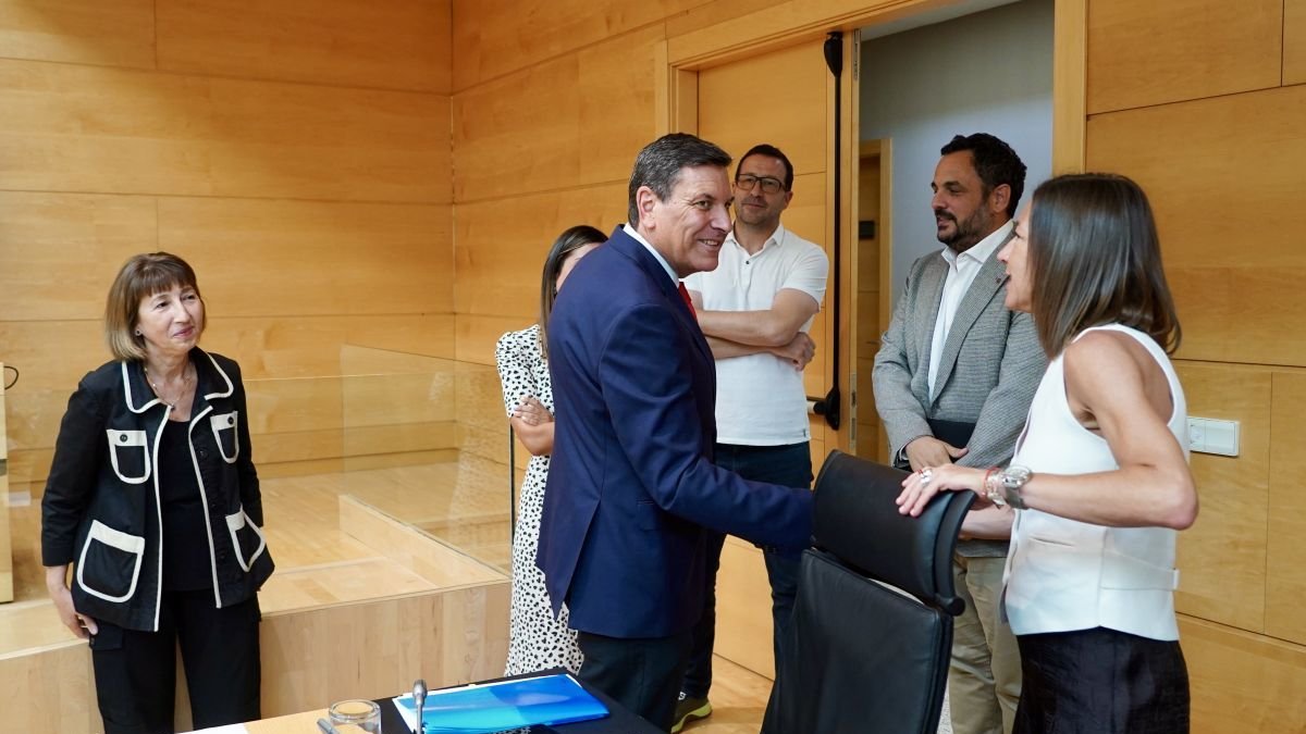 El consejero Carriedo ayer, en la comisión de las Cortes de CyL.