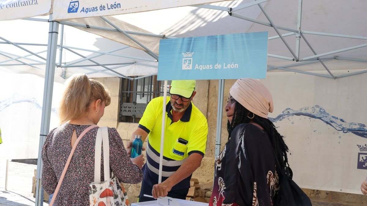 Campaña para combatir el calor en León.