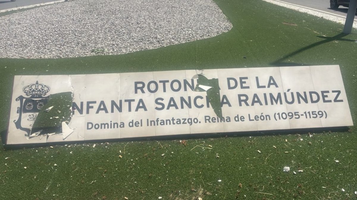Los vándalos rompieron la placa de la primera reina de León.
