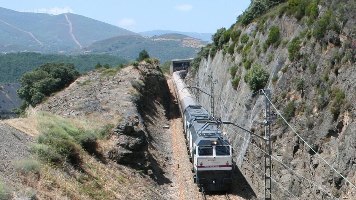 León se cierra a mercancías por las obras en la meseta