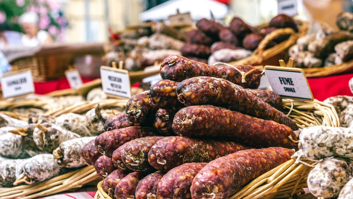 AESAN alerta de salmonela en un salchichón elaborado en España y distribuido en Castilla y León