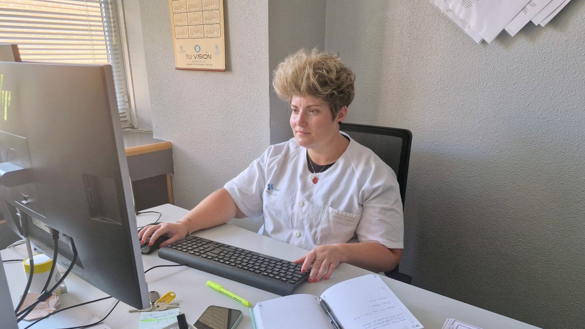 Una enfermera berciana crea un asistente virtual de IA para resolver dudas sobre el cuidado de bebés