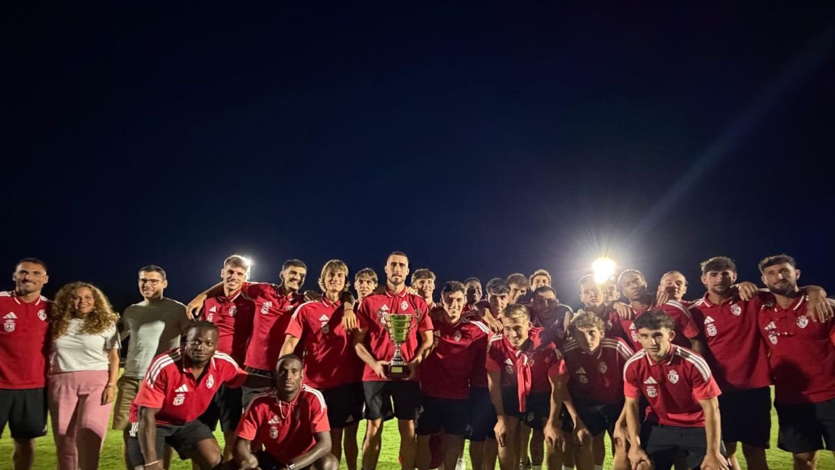 La Ponferradina se lleva para sus vitrinas el Trofeo Villarejo, en el último test antes de que arranque la Liga de 1ª Federación.