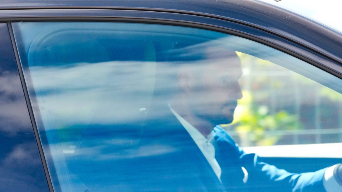 - El príncipe Haakon de Noruega visita al rey Harald este martes en el hospital del Reino de Oslo al rey Harald V. EFE/Ole Berg Rusten NORWAY OUT.