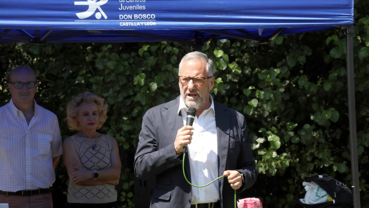 CyL impugnará con Extremadura y Aragón el traslado de los menores