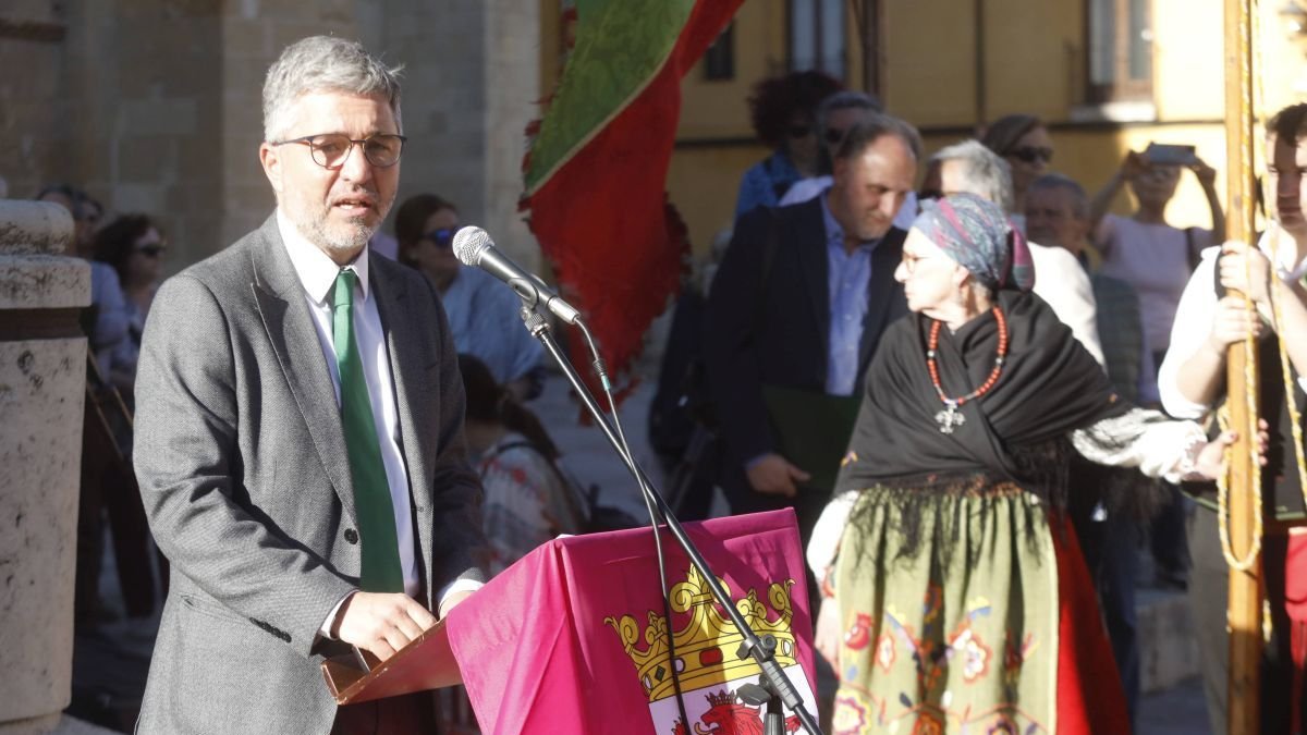 Los Barrios de Luna nombra Pastor Mayor a Juan Prieto