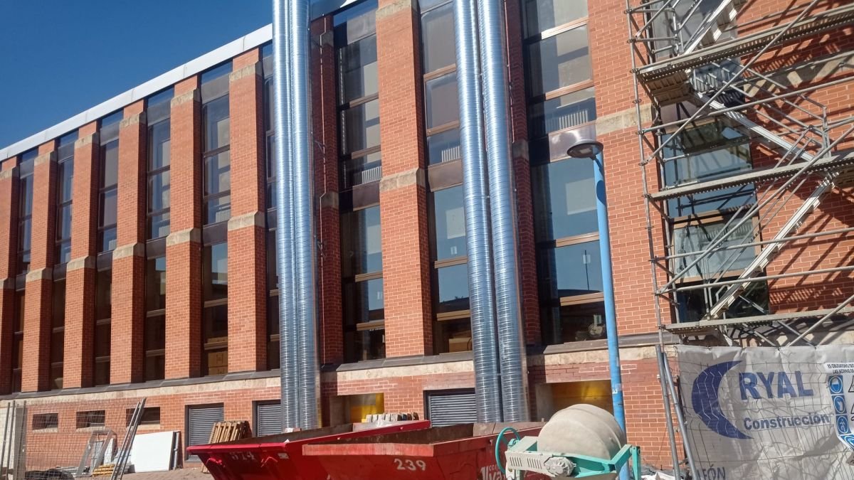 Algunos elementos añadidos en la obra de Ciencias de la Salud.