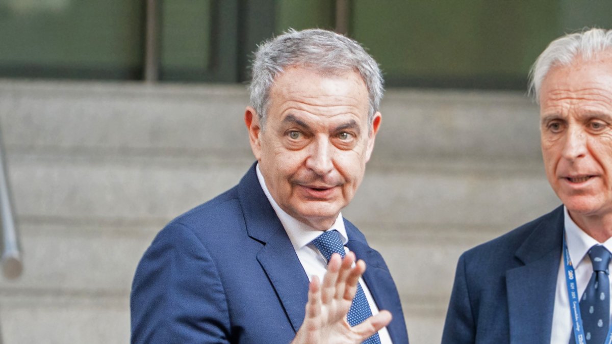 Archivo - El expresidente del Gobierno José Luis Rodríguez Zapatero a su llegada a la Audiencia Nacional para declarar ante el juez del 'caso Plus Ultra'.