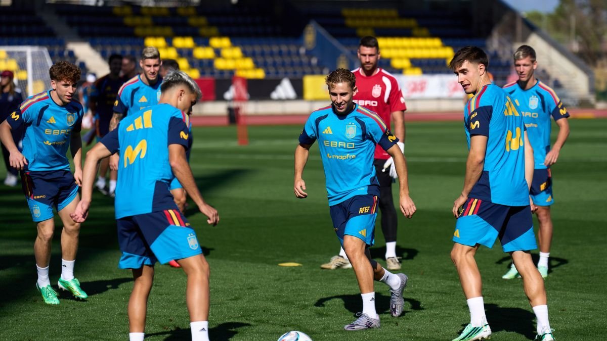 España se prepara para el duelo frente a Inglaterra.