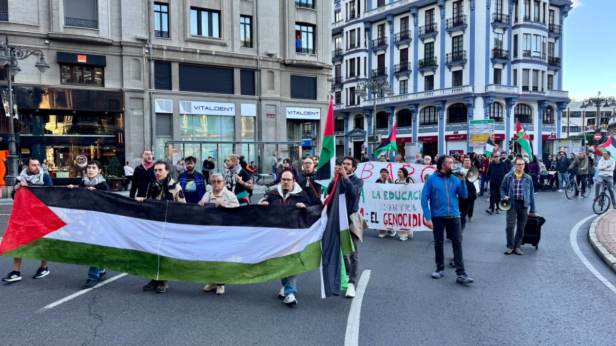 Así ha sido la manifestación por Palestina en León: las imágenes