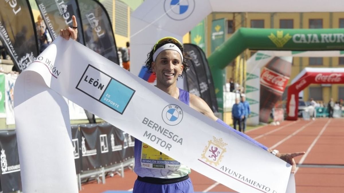 Jorge Blanco se impuso en la última media maratón de León con un récord de 1h04:17.