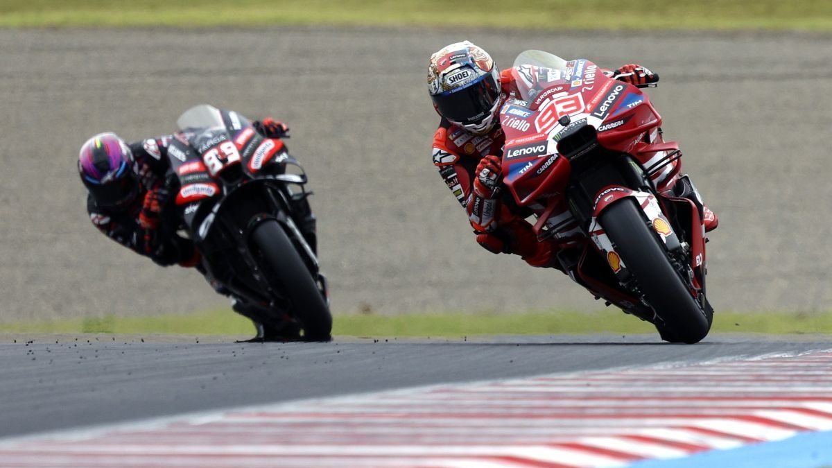 Momento del GP de Motegi, en Japón, con Marc Márquez por delante de Jorge Martín.