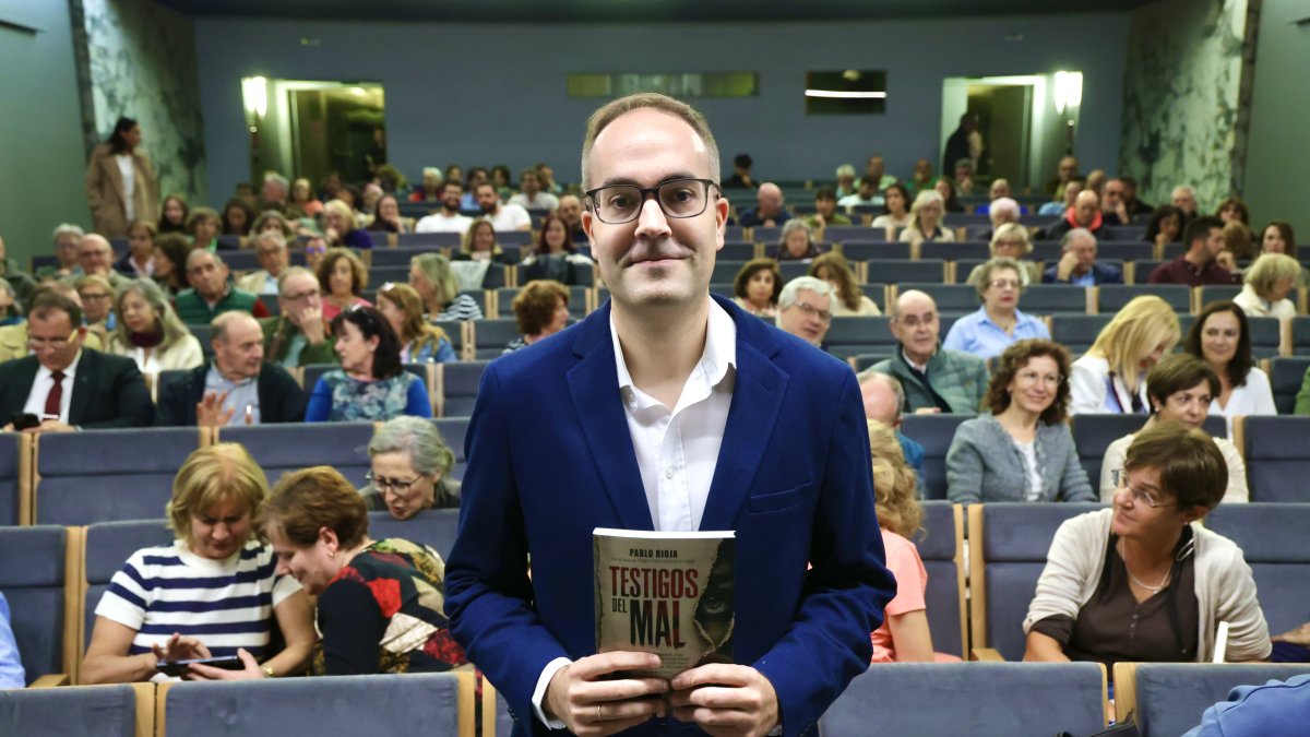 Pablo Rioja presenta 'Testigos del Mal' en León.