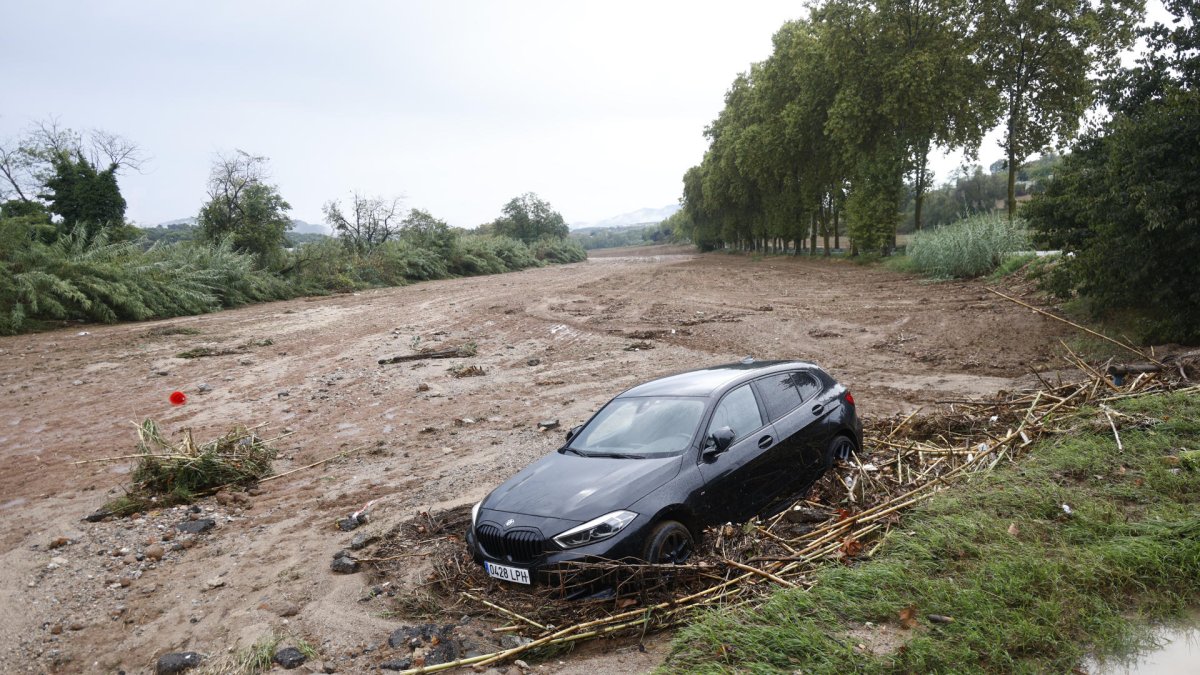 Aspecto de las inmediaciones de la Ronda Sur de Granollers (Barcelona) el pasado día 5 a causa de las precipitaciones torrenciales que dejaron hasta 90 litros por metro cuadrado en una hora. EFE/Quique García.