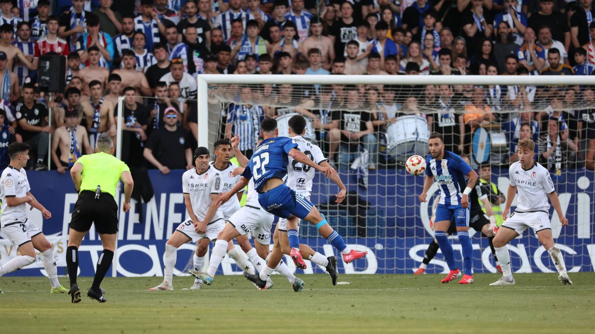 Ponferradina-Cultural disputado en el estadio de El Toralín de Ponferrada en la jornada 37 del Grupo I de 1ª Federación, fue el último que se ha jugado.