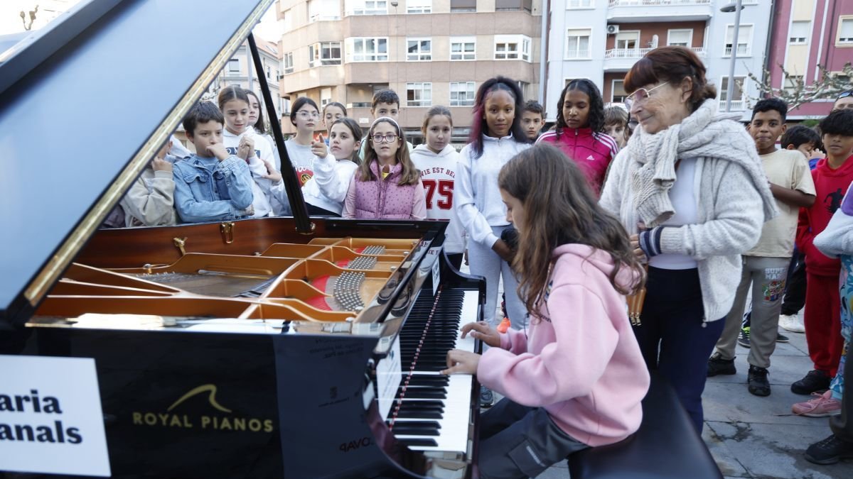 León descubre nuevos pianistas en la calle