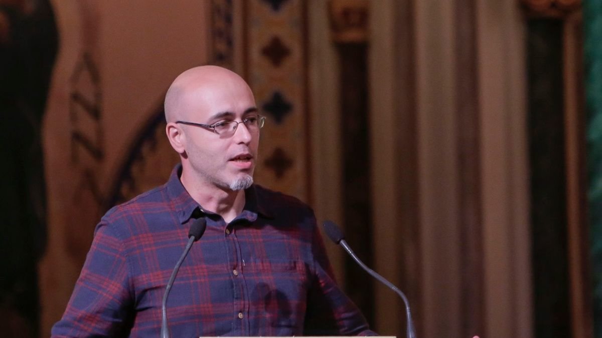 El galardonado Jorge Fernández Gonzalo durante una intervención.