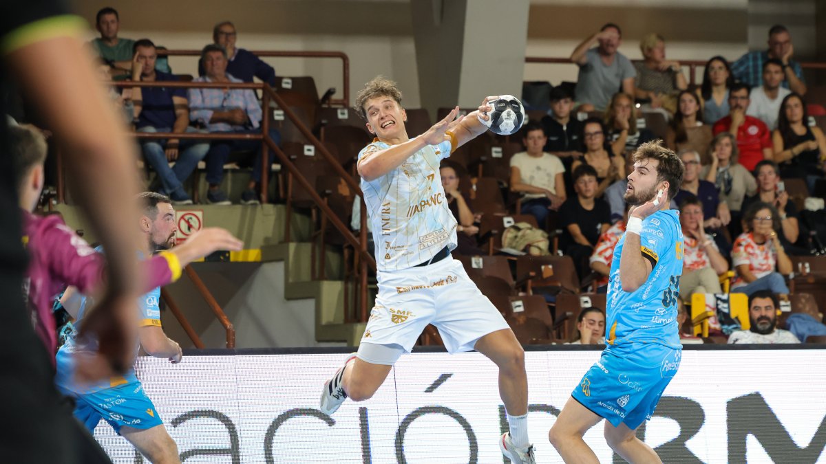 Wasiak fue el máximo goleador del partido con nueve dianas.
