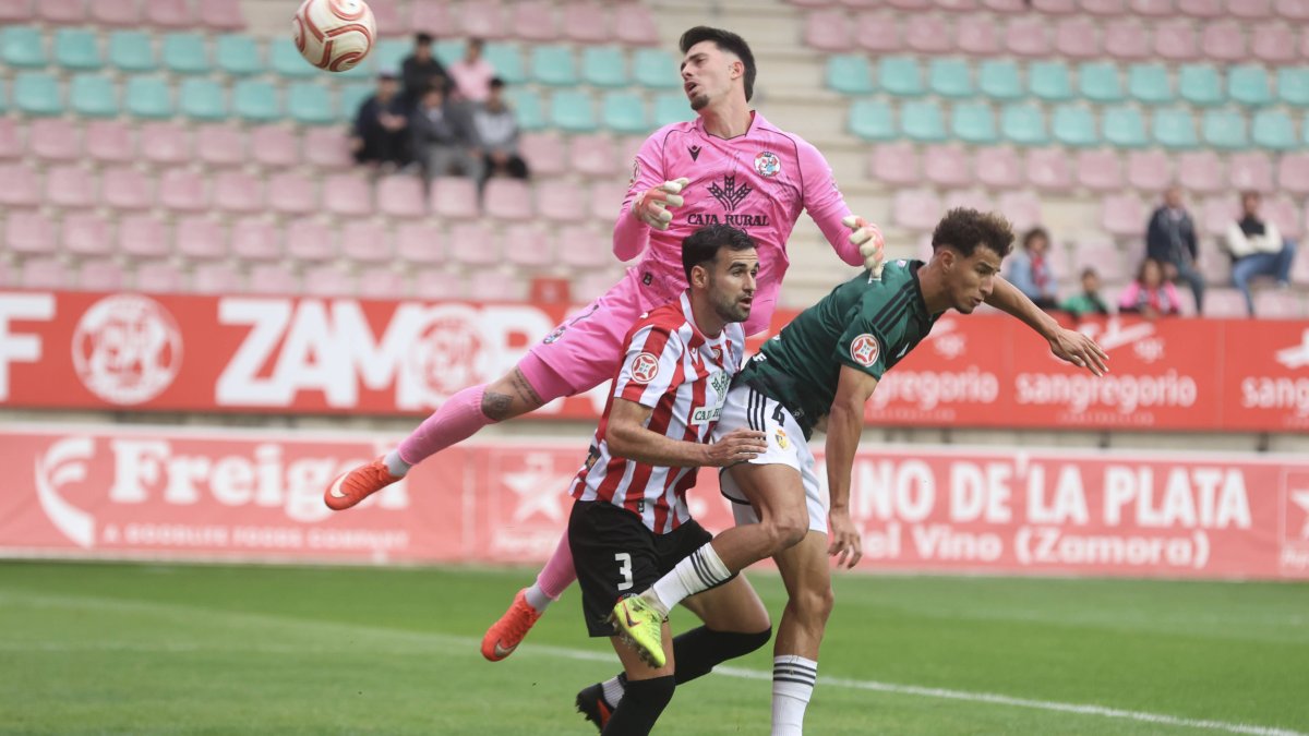 La Ponferradina suma un punto de valor ante el Zamora en el Ruta de la Plata