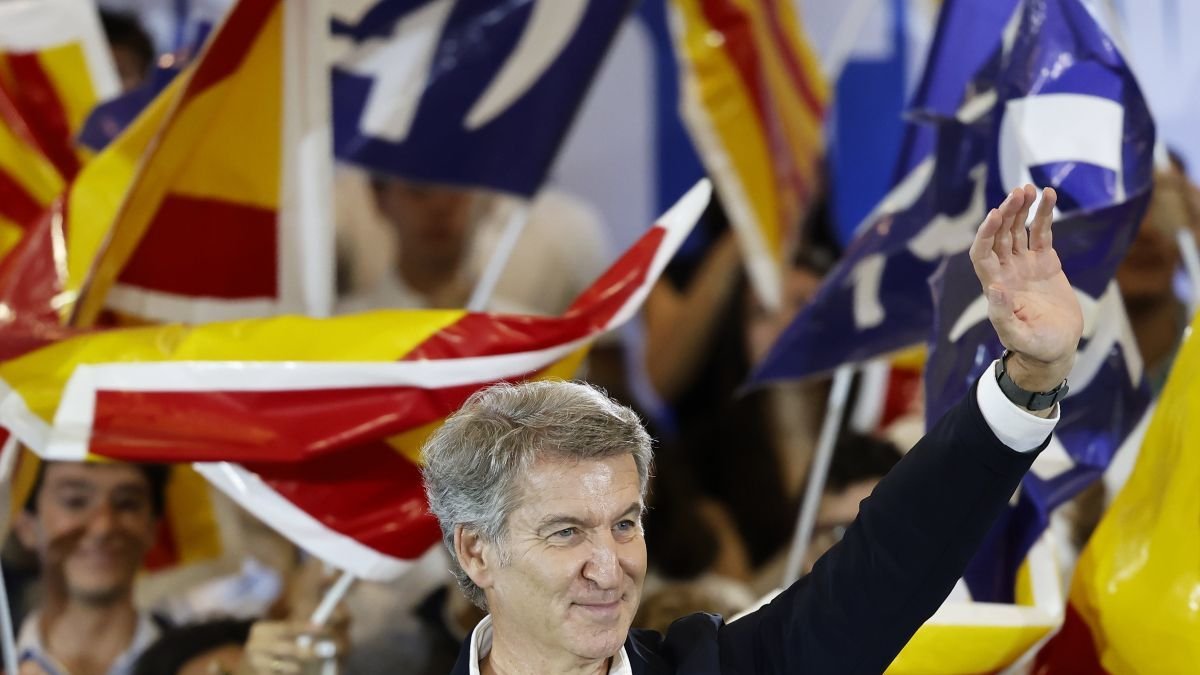 Feijóo ayer, en el acto de precampaña en Barcelona para encumbrar a Obiols.