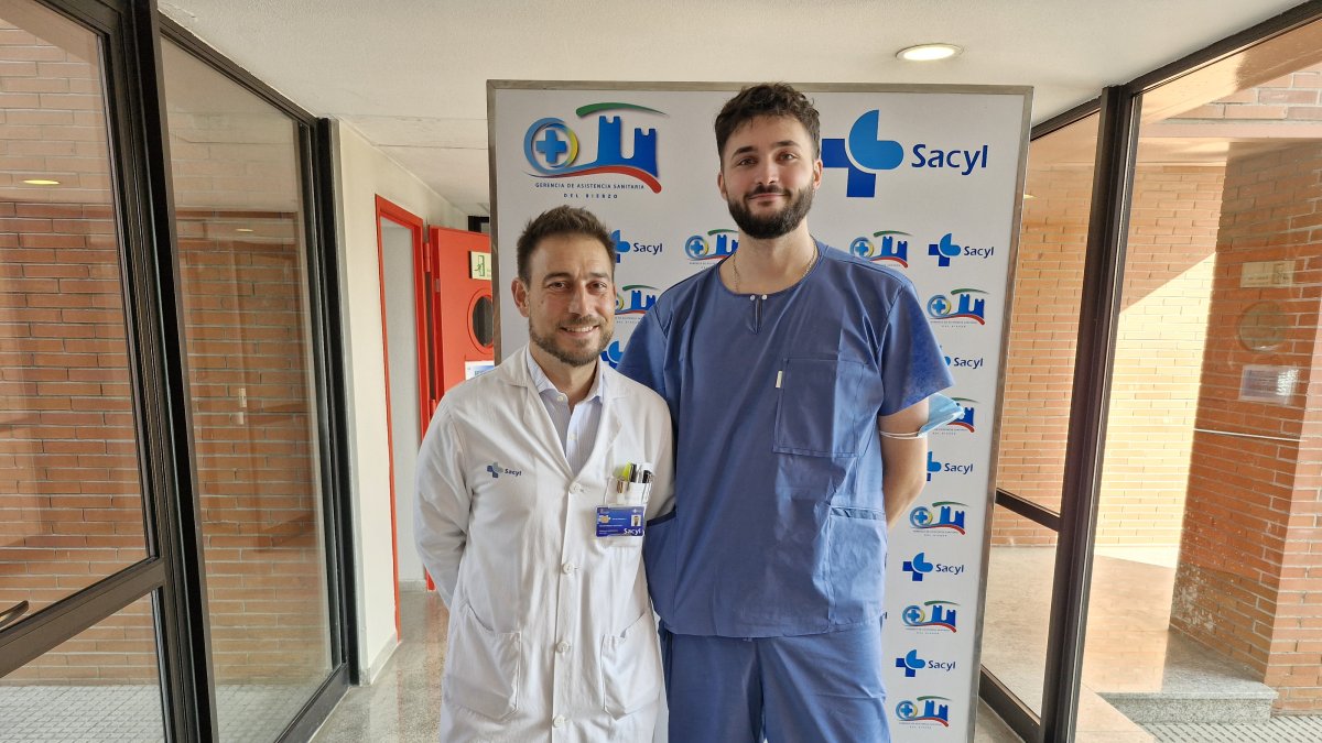Un residente del Hospital El Bierzo gana el premio al mejor vídeo quirúrgico de Castilla y León