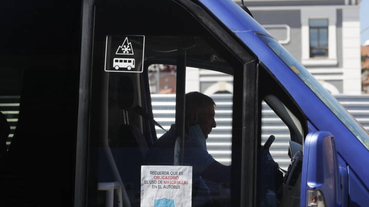 El transporte interurbano arranca hoy sus nueve días de huelga en León