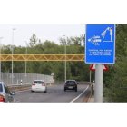 Señal que avisa de los radares en el casco urbano y de los fotorrojos que multan en León. RAMIRO