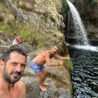 Joseba Arguiñano disfrutando por León de los últimos días de vacaciones con la familia y unos amigos