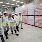 La consejera de Industria visitó este viernes las instalaciones de Acor en la localidad vallisoletana de Olmedo.