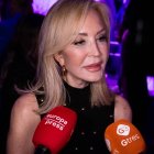 Carmen Lomana, en una de sus habituales apariciones públicas, donde combina elegancia, criterio estético y una opinión siempre afilada.