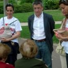 Francisco Fernández y su candidatura pasearon por el parque de La Chantría